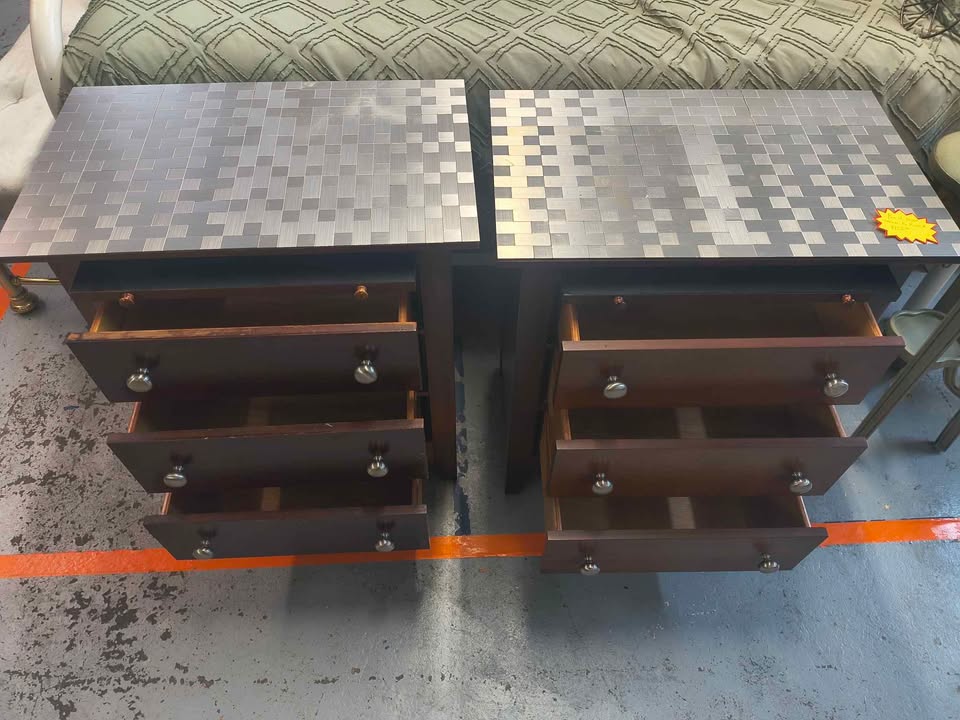Kincaid Gathering House Matching Nightstands – Pair photo 2