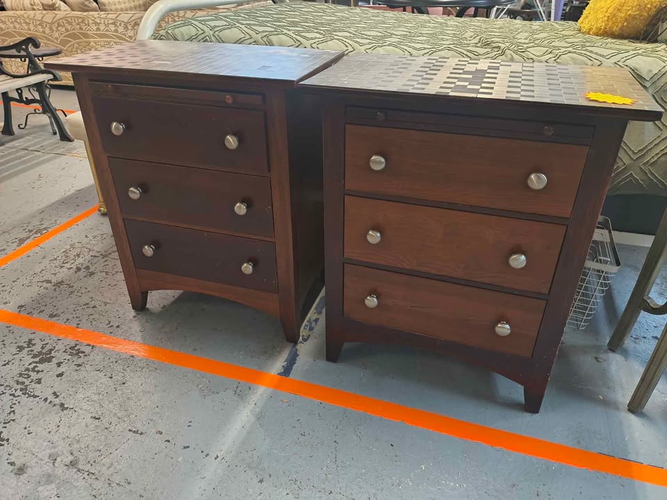 Kincaid Gathering House Matching Nightstands – Pair photo 4
