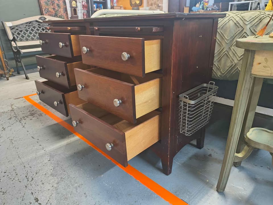 Kincaid Gathering House Matching Nightstands – Pair photo 8