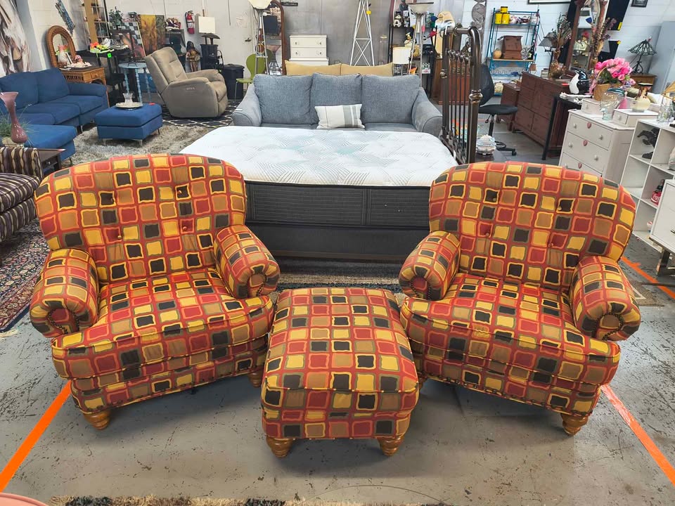 Pair of Flexsteel Oversized Accent Chairs + Matching Ottoman photo 5