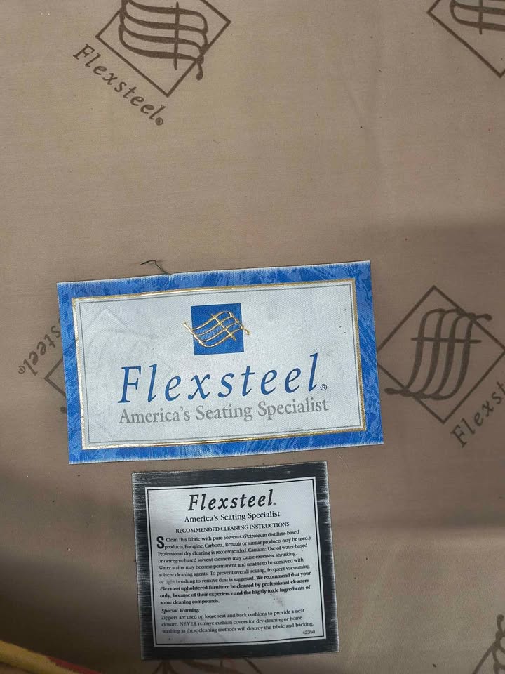 Pair of Flexsteel Oversized Accent Chairs + Matching Ottoman photo 8