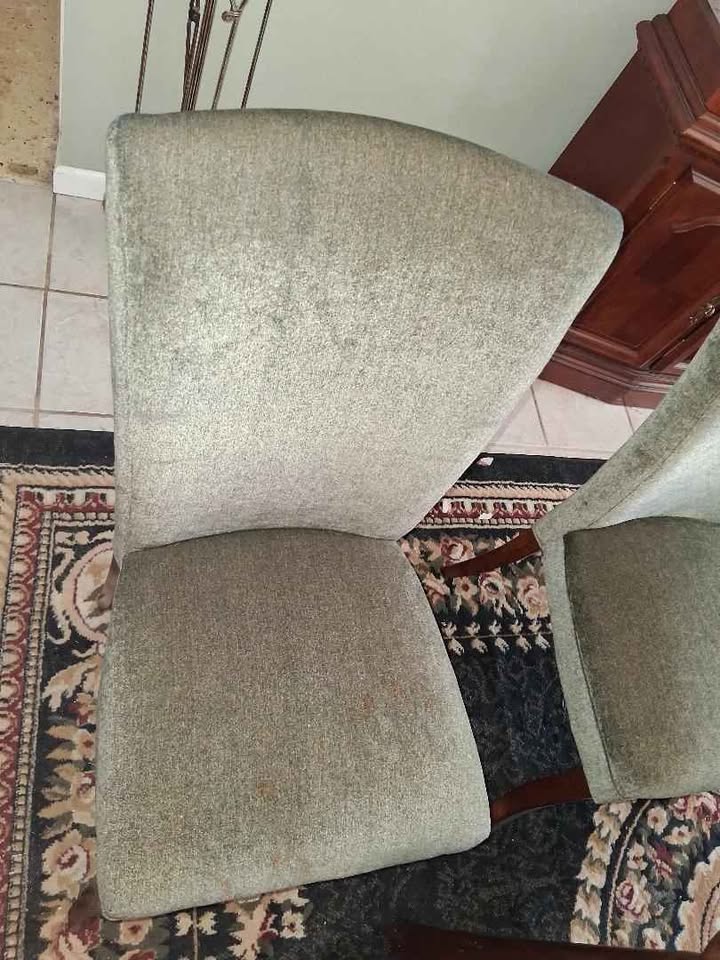 Dining Room Table + 6 Chairs & Removable Leaf photo 5