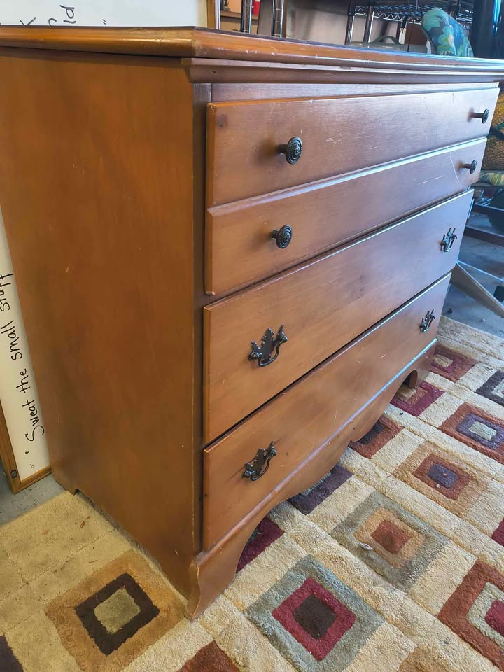 Vintage 4-Drawer Wood Dresser / Chest – $70 AS-IS photo 3