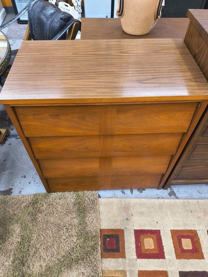 Vintage Ward Furniture MCM Walnut 4-Drawer Chest – Model 3194 photo 2