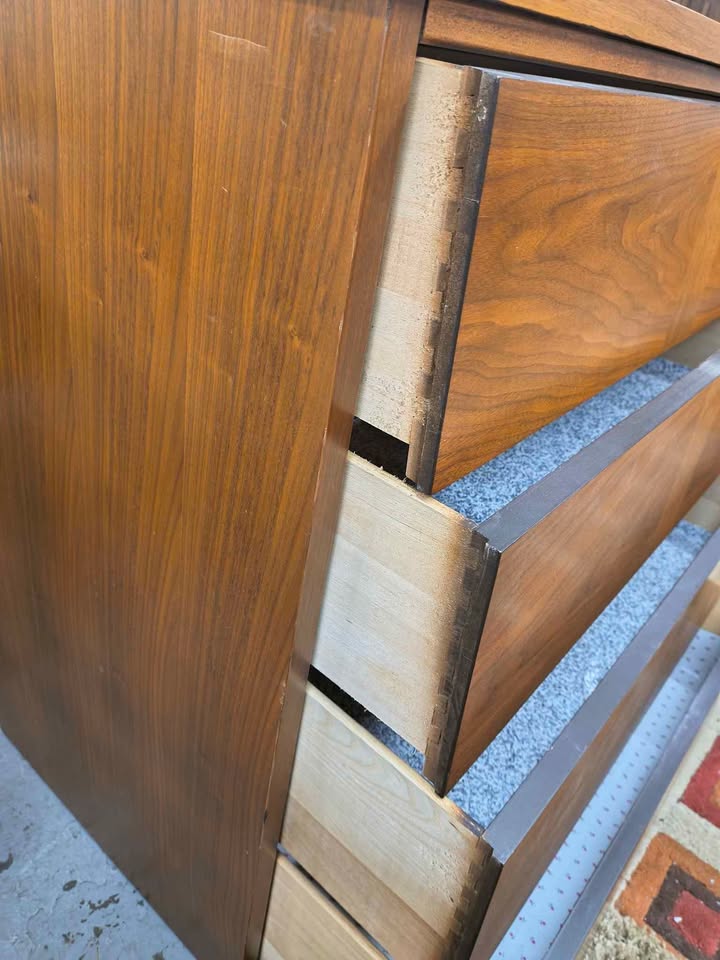 Vintage Ward Furniture MCM Walnut 4-Drawer Chest – Model 3194 photo 3