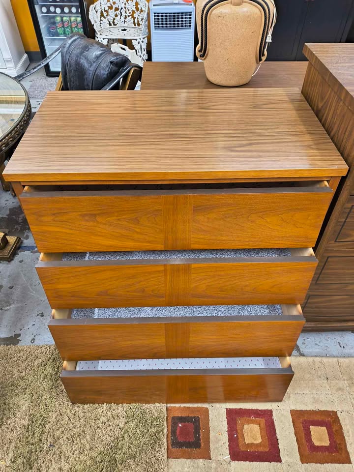 Vintage Ward Furniture MCM Walnut 4-Drawer Chest – Model 3194 photo 4