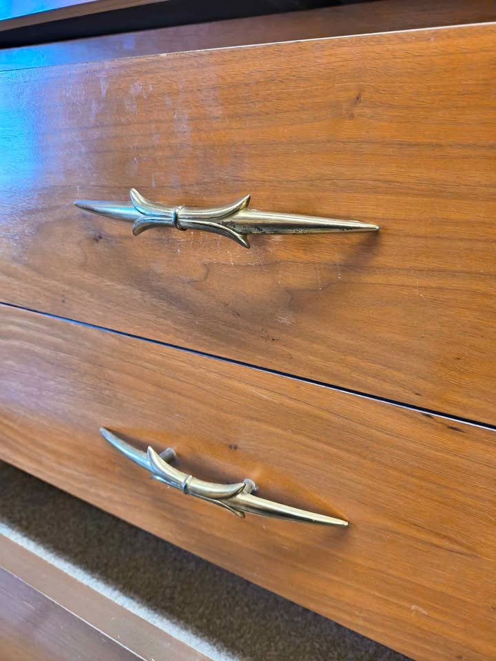 Vintage Bassett Mid-Century Modern 3-Piece Bedroom Set – Dresser, Mirror & Chest of Drawers photo 9