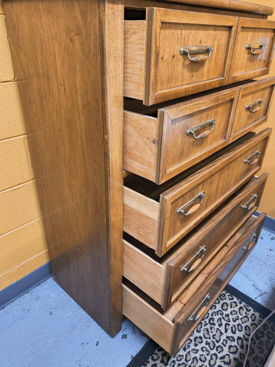 Thomasville Queen Bedroom Set – Complete Set $895 photo 8