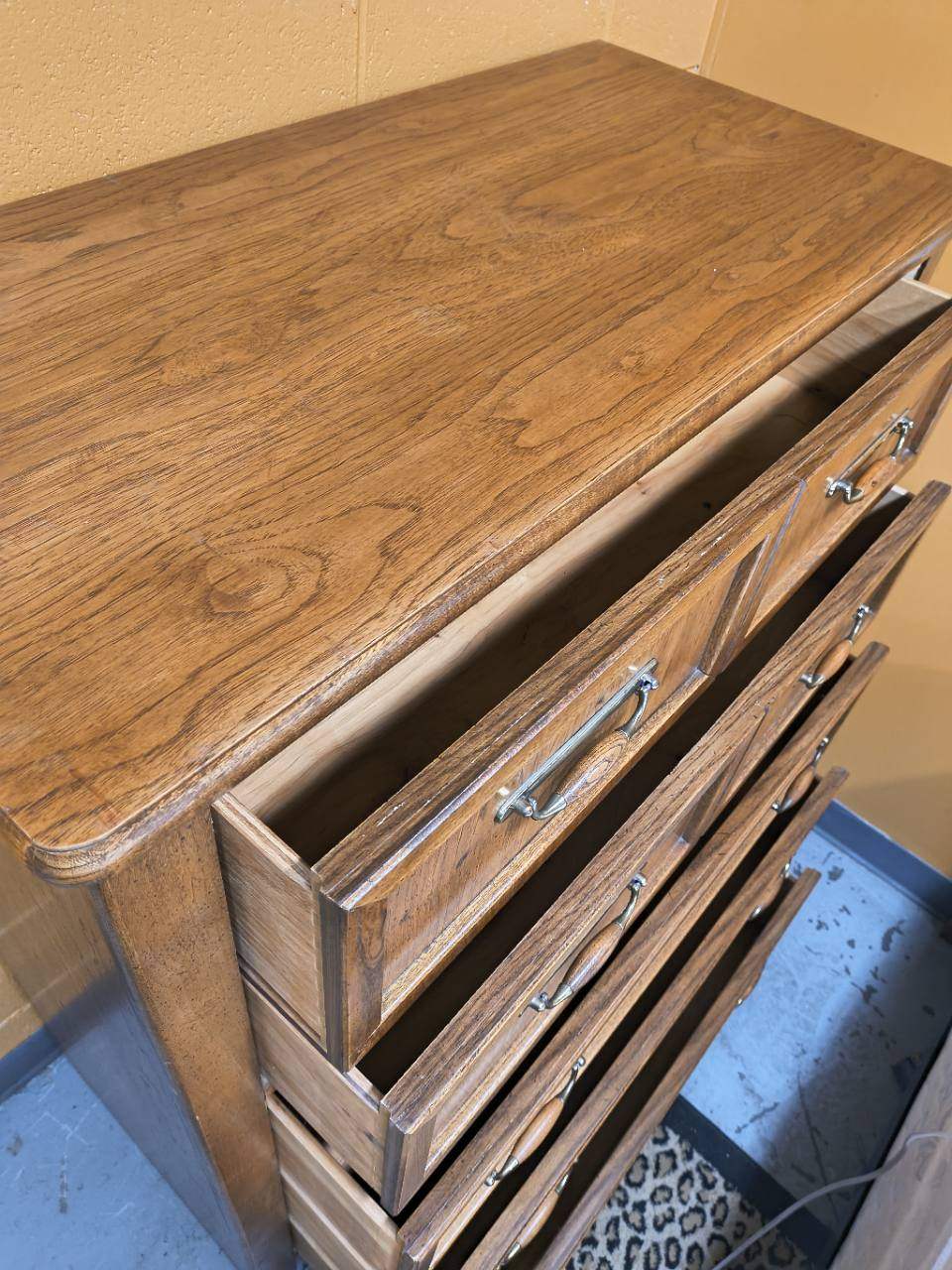 Thomasville Queen Bedroom Set – Complete Set $895 photo 9