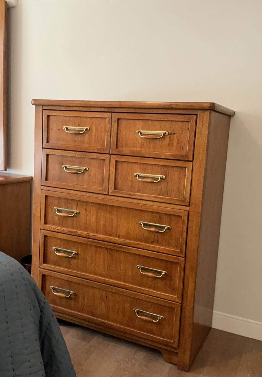 Thomasville Queen Bedroom Set – Complete Set $895 photo 6