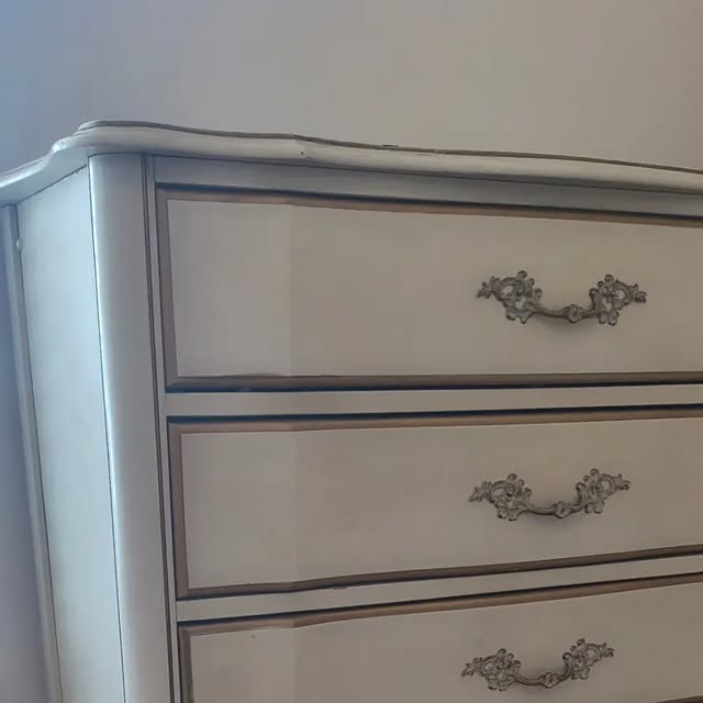 French Provincial 5-Drawer Highboy Chest – Cream & Gold – $165