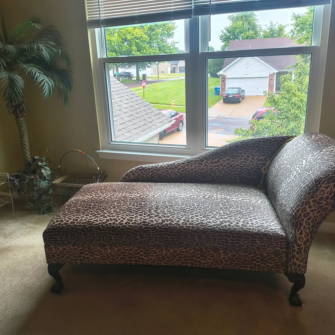 Leopard Print Chaise Lounge β Ball & Claw Legs π